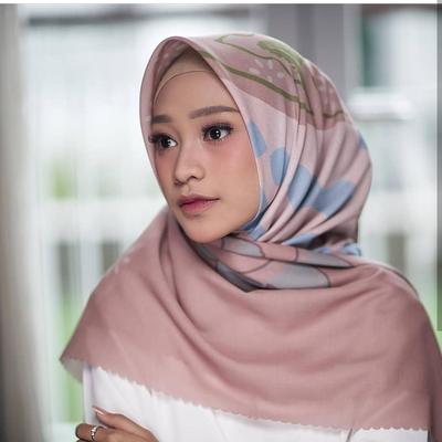 10 Rekomendasi Online Shop yang Menjual Hijab Voal Paling Diburu Hijabers 