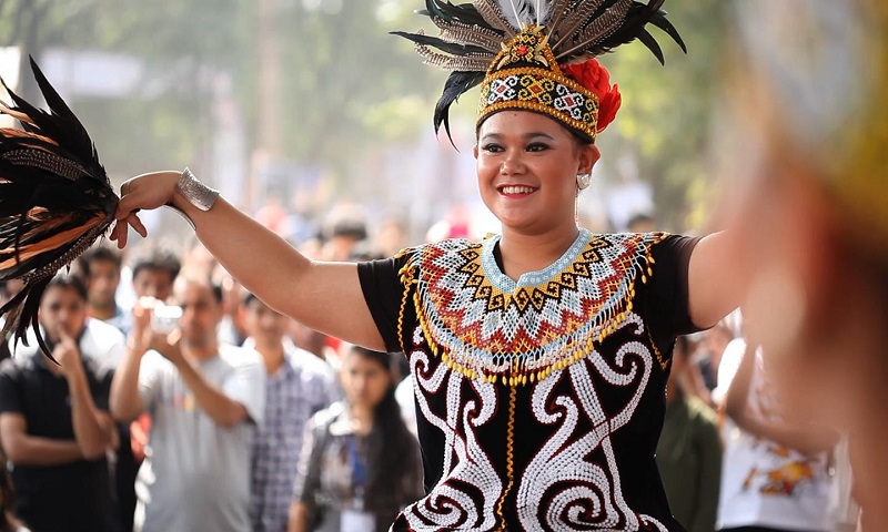 pakaian adat 34 provinsi beserta gambarnya