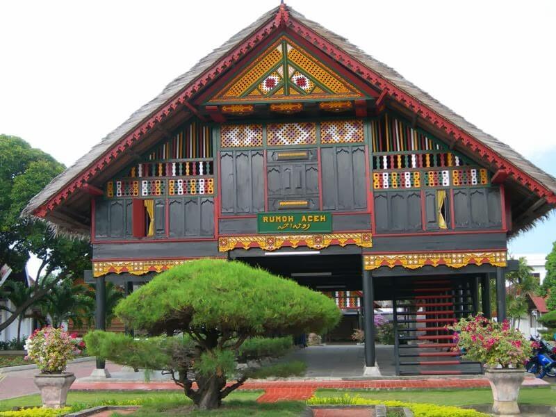 gambar rumah adat di indonesia