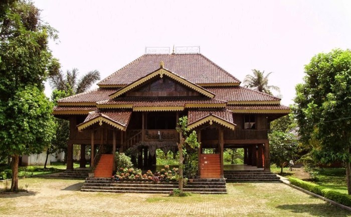 Gambar rumah adat di indonesia