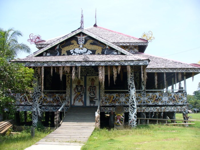 Gambar rumah adat di indonesia