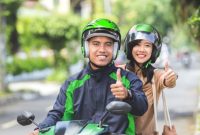 Tips Aman Naik Ojek Onlie untuk Para Wanita