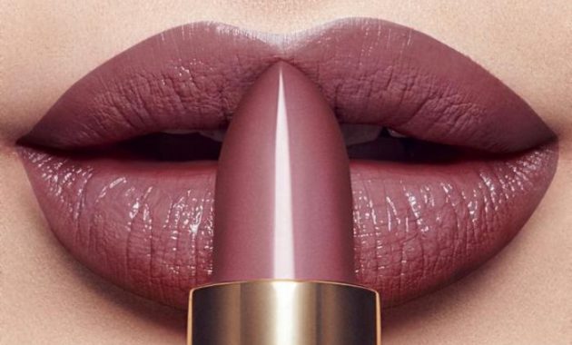 8 Rekomendasi Warna Lipstik yang Cocok untuk Bibir Hitam