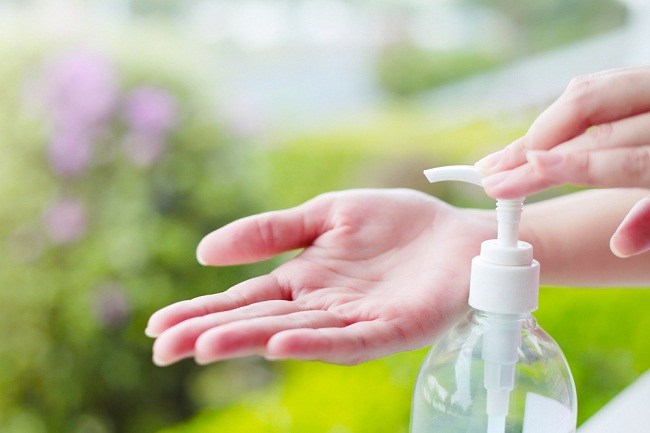 Mana yang Lebih Efektif, Mencuci Tangan dengan Sabun Atau Hand Sanitizer?