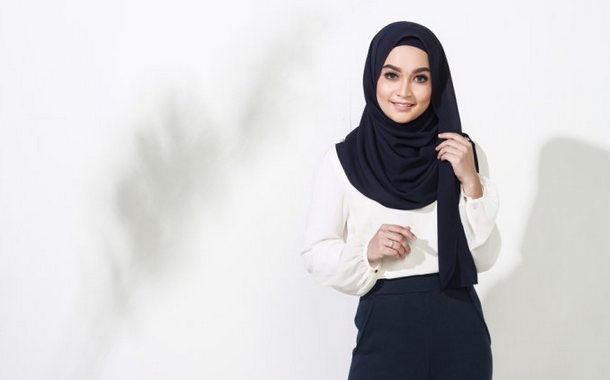 7 Trik Fashion untuk Wanita Bertubuh Mungil