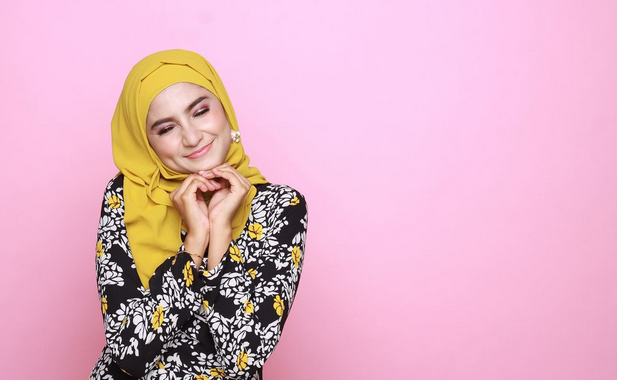 7 Trik Fashion untuk Wanita Bertubuh Mungil