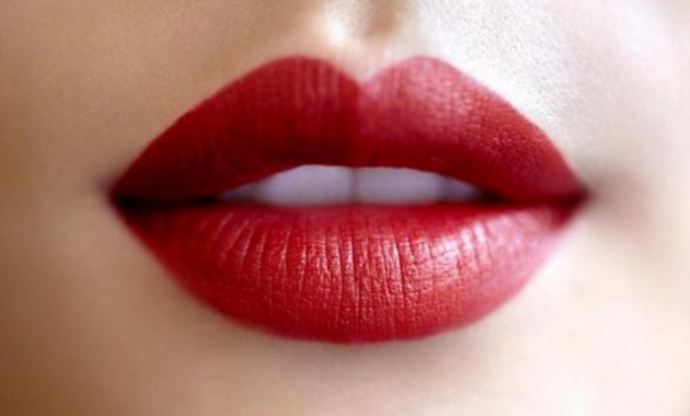 8 Warna Lipstik yang Cocok untuk Pemilik Bibir Tebal