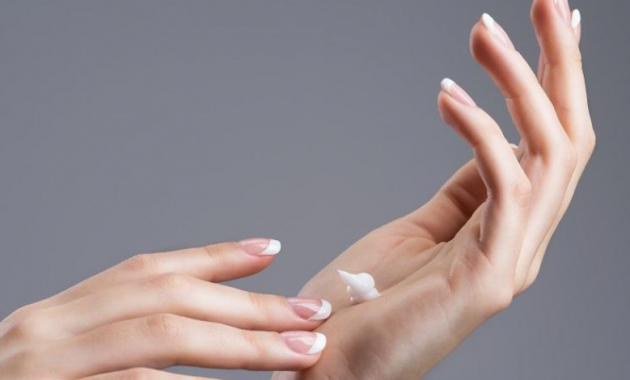 7 Rekomendasi Hand Cream yang Efektif Atasi Kulit Kering