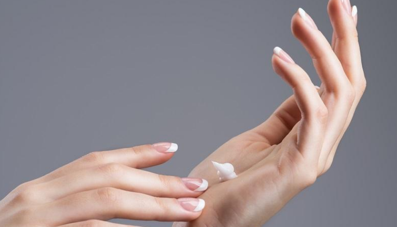 7 Rekomendasi Hand Cream yang Efektif Atasi Kulit Kering