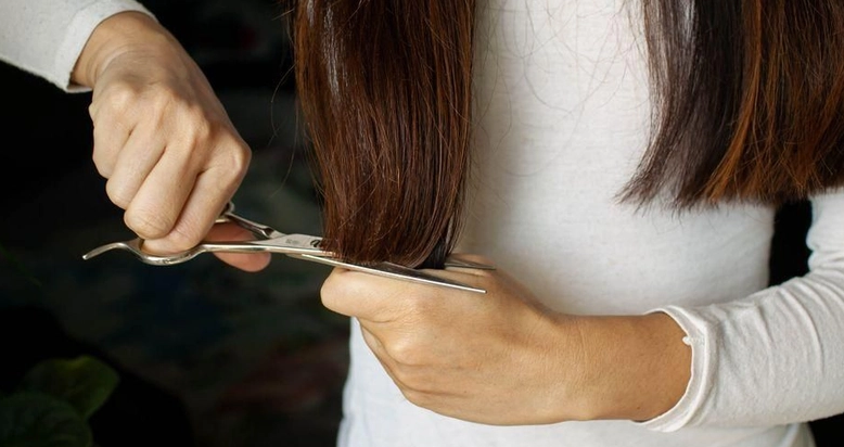 5 Kesalahan Ketika Memotong Rambut Sendiri di Rumah