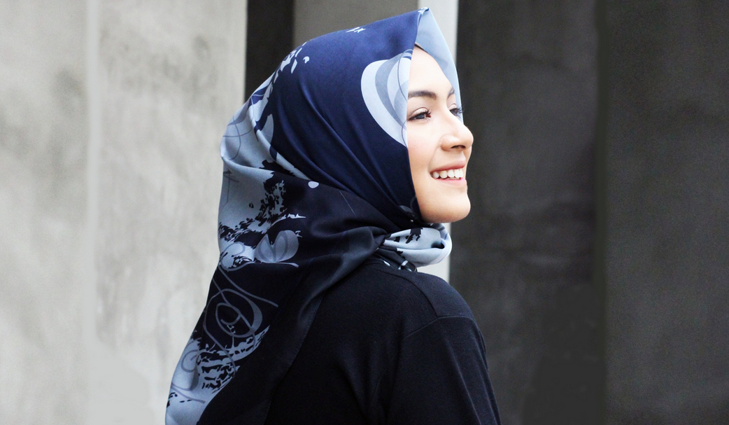 8 Tips Merawat Hijab Berbahan Voal Agar Tak Mudah Rusak