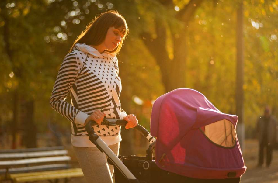 Ingin Membawa Bayi Keluar Rumah Setelah Masa PSBB? Ikuti 6 Tips Ini!