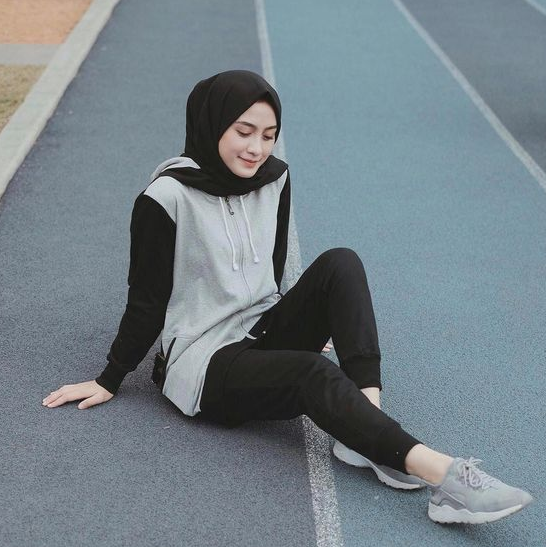 10 Fashion Hijab yang Membuatmu Tampak Lebih Muda