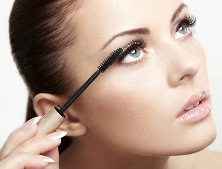 Tips Memakai Maskara Agar Hasil Akhir Makeup Lebih Maksimal