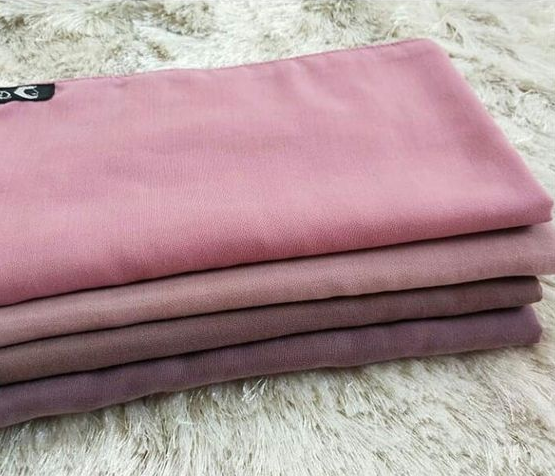 10 Bahan Hijab yang Nyaman dan Mudah Dibentuk