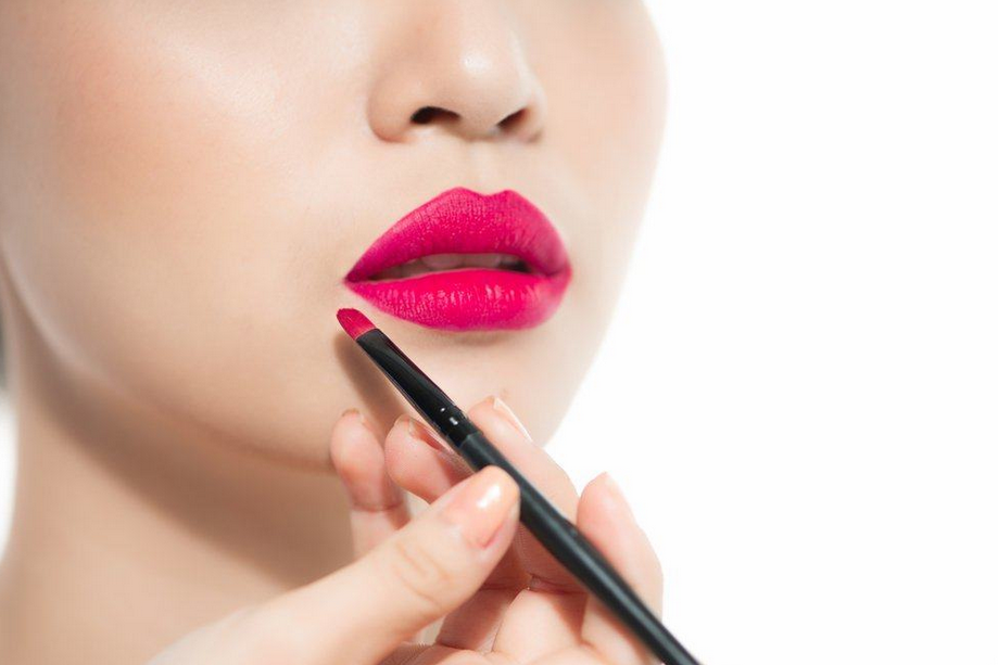 8 Tanda Alergi Lipstik Serta Cara Mengatasinya