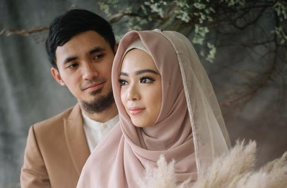 10 Artis Mualaf yang Putuskan untuk Berhijab