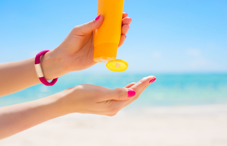 Tips Memilih Sunscreen untuk Wajah Berminyak