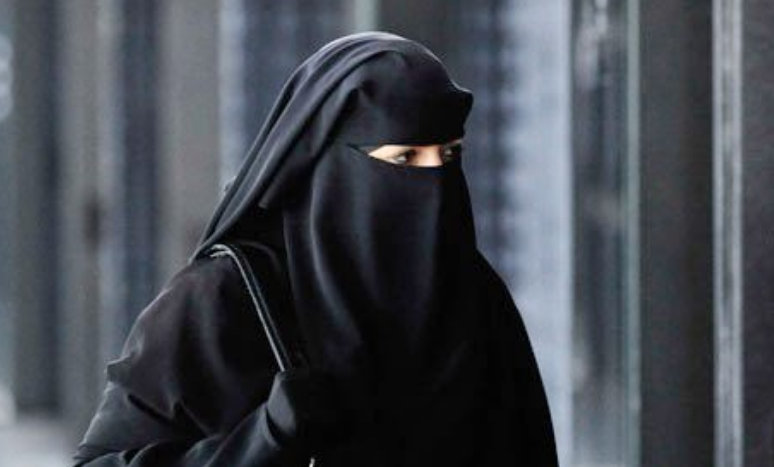 Antara Pademi dan Perubahan Sikap Warga Inggris pada Muslimah Bercadar