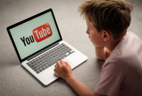 Sisi Positif dan Negatif YouTube Terhadap Anak-anak