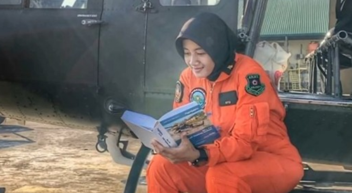 Kisah Anak Buruh yang Sukses Jadi Pilot TNI AD, Salut dan Membanggakan!
