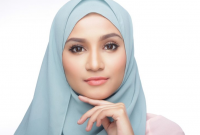 7 Tips Memakai Jilbab Instan Tanpa Takut Rambut Terlihat