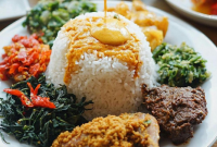 6 Rahasia di Balik Kelezatan Nasi Padang yang Bikin Ketagihan