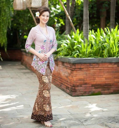 Tips Memilih Rok Kebaya Sesuai Bentuk Tubuh