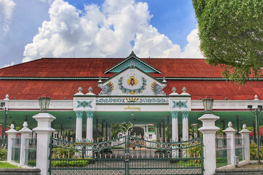 Tempat Bersejarah di Indonesia yang Perlu Kamu Tahu!