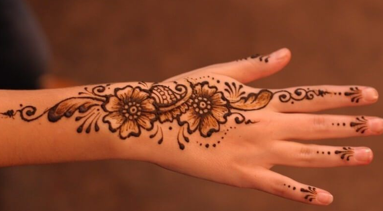 10 Motif Henna Simpel untuk Hari Bahagiamu