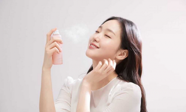 5 Waktu yang Tepat Menggunakan Face Mist