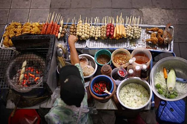 6 Makanan yang Harus Dihindari Saat Musim Hujan