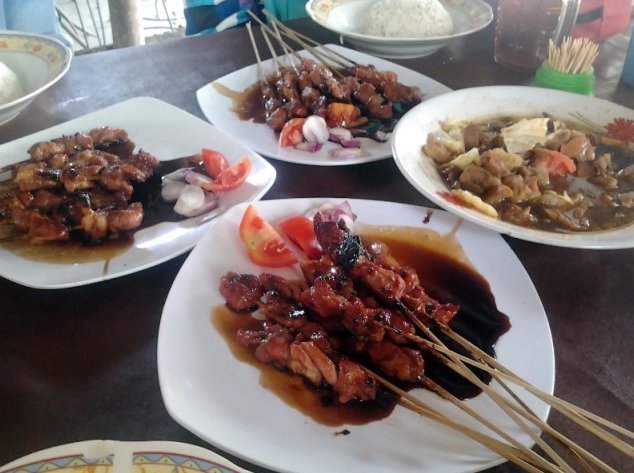 10 Rekomendasi Warung Sate di Jogja yang Lezat dan Terkenal 