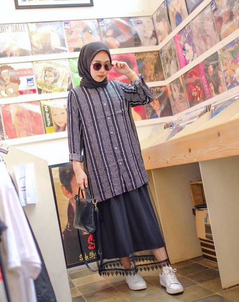 6 Jenis Baju Atasan yang Cocok untuk Hijabers Bertubuh Mungil