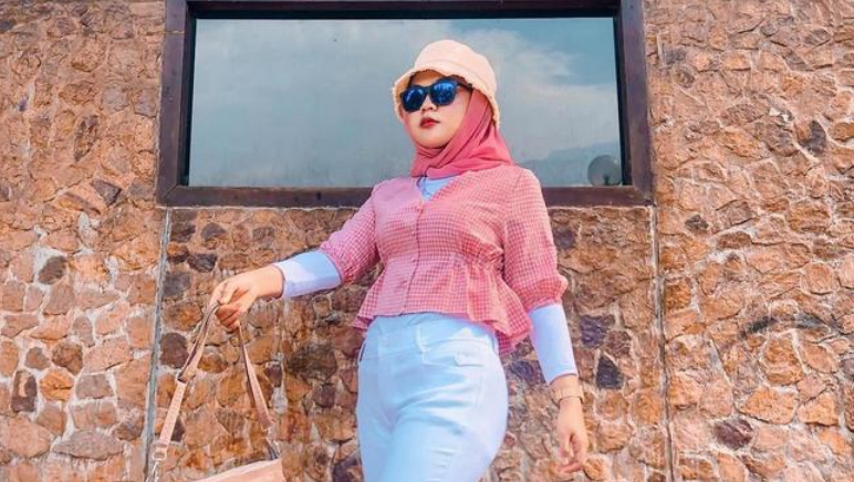 6 Jenis Baju Atasan yang Cocok untuk Hijabers Bertubuh Mungil