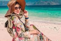 20 Inspirasi Style ke Pantai untuk Hijabers