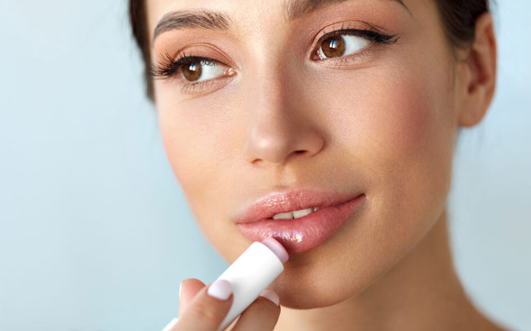 Tips Cerdas Memilih Lip Serum untuk Mengatasi Bibir Gelap dan Kering