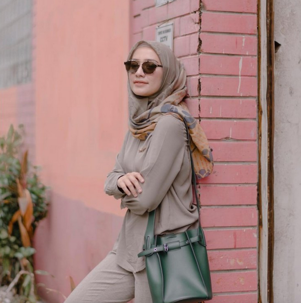 20 Tips Fashion Smart Causal Wanita yang Memesona