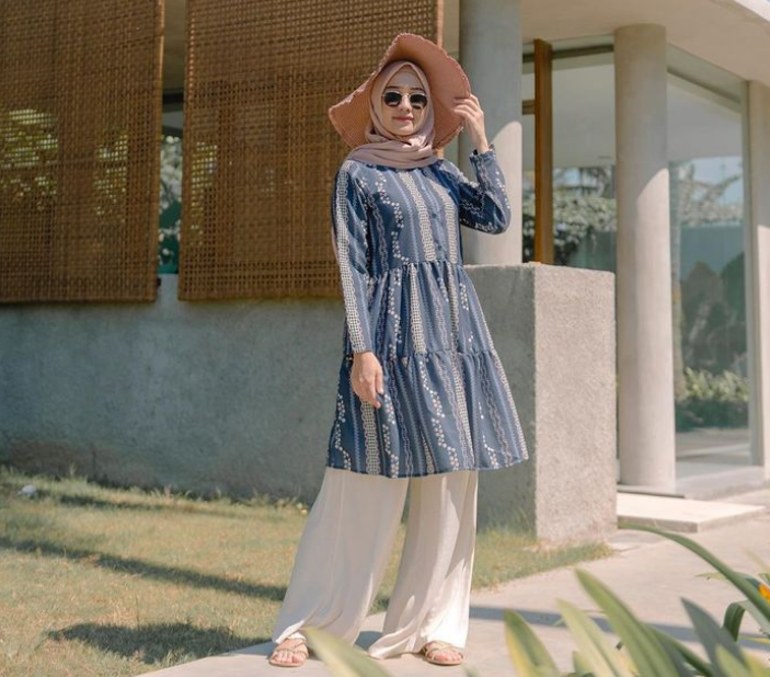 20 Inspirasi Style ke Pantai untuk Hijabers