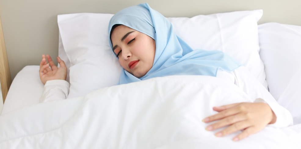 8 Bahaya Tidur Terlalu Lama Saat Puasa