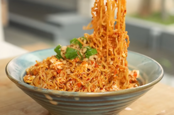 Resep Mie Setan Ala Chef Devina Hermawan, Pedasnya Bikin Nagih!