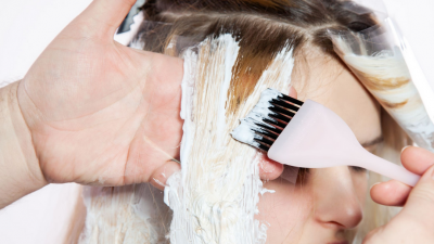 7 Tips Menghindari Rambut Rusak Setelah Bleaching