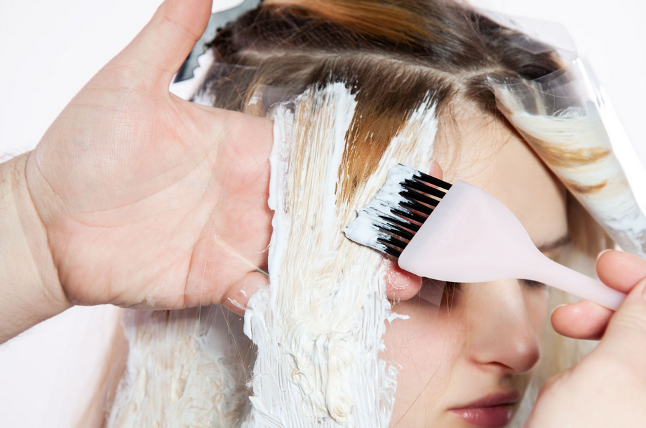 7 Tips Menghindari Rambut Rusak Setelah Bleaching