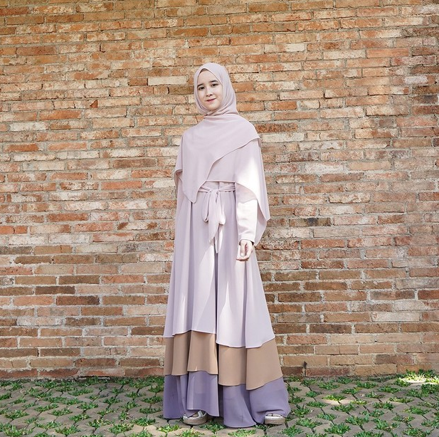 7 Tips Memilih Baju Gamis untuk Lebaran Agar Tidak Terlihat Tua