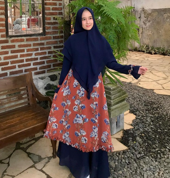 7 Tips Memilih Baju Gamis untuk Lebaran Agar Tidak Terlihat Tua