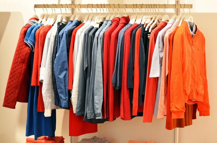 10 Tips Memakai Baju Murah Agar Tampak Mewah dan Berkelas