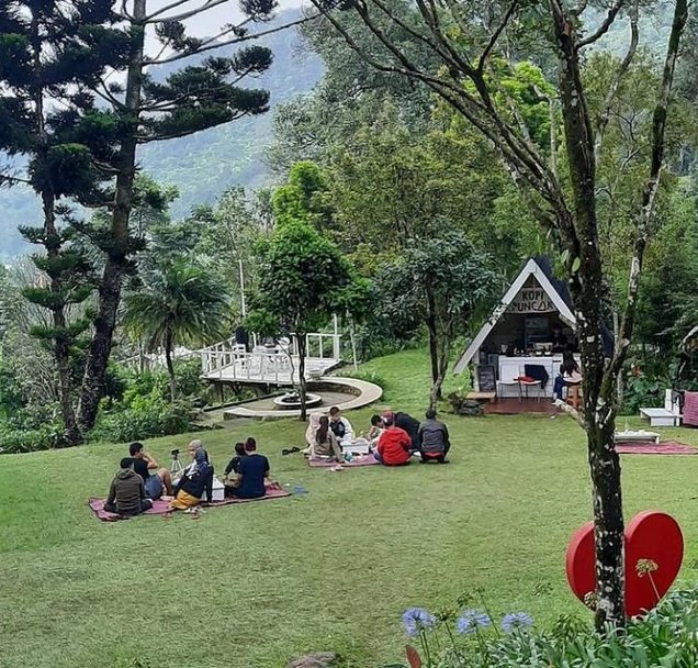 10 Rekomendasi Kafe di Puncak Bogor dengan Pemandangan yang Indah