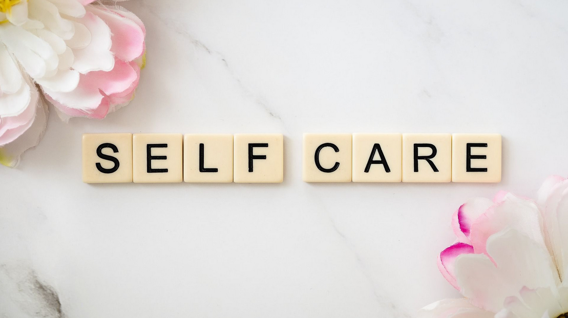 6 Jenis Self Care yang Bisa Dilakukan di Malam Hari
