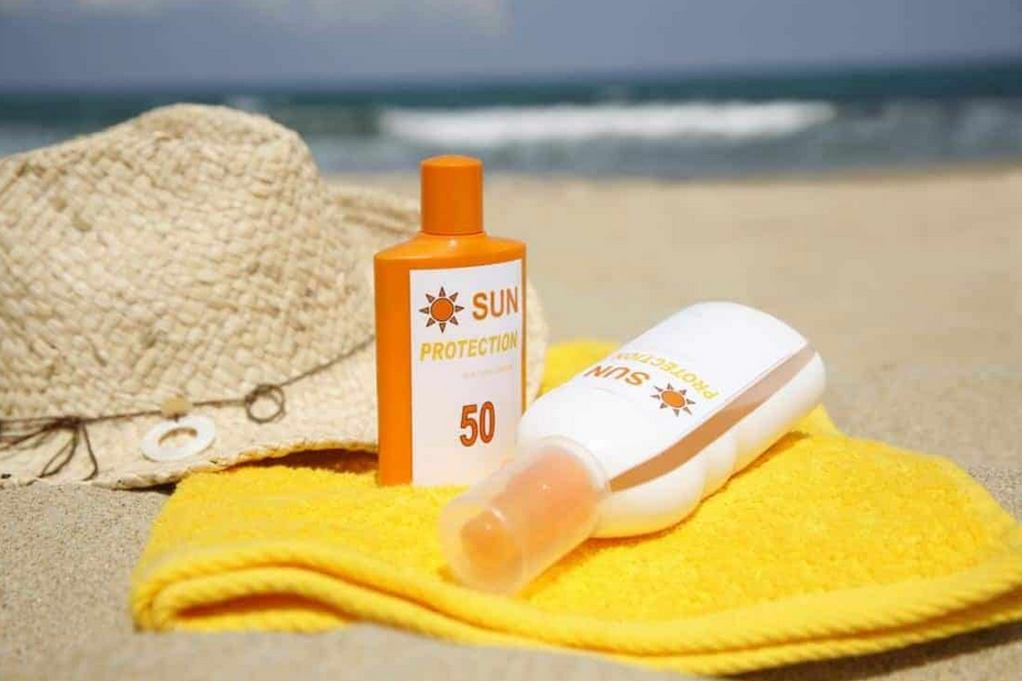 Ketahui Perbedaan Sunscreen dan Sunblock Sebelum Menggunakannya