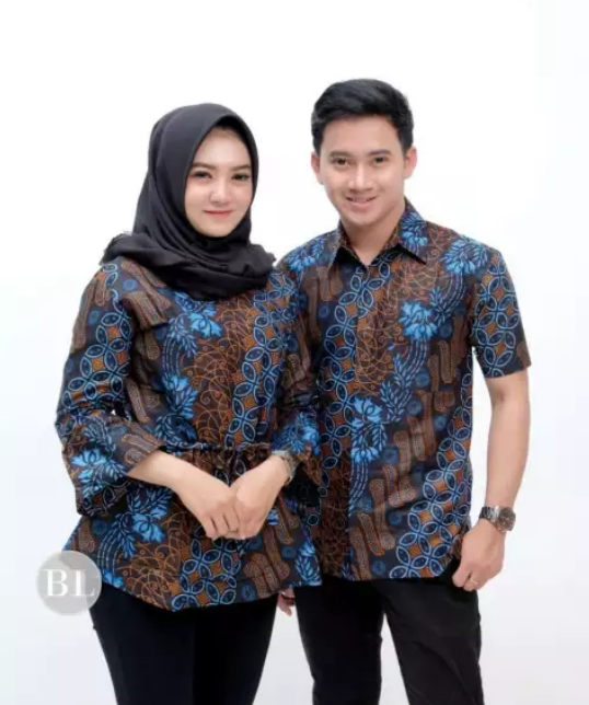 20 Model Baju Batik Couple Terbaru, Bikin Terlihat Kompak!